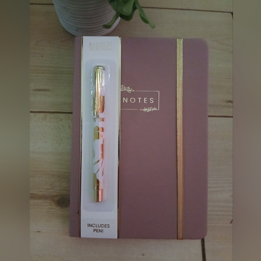 Badgley Mischka Mauve Notebook with Gold Pen Included! Journal Notebook! Planner